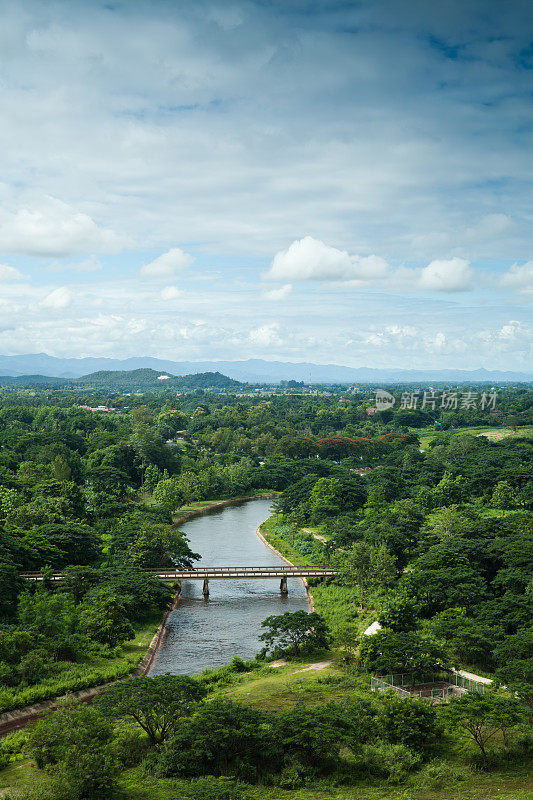 美丽的风景，泰国北部。Mae Kuang Dam清迈。